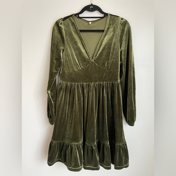 Velvet Long Sleeve Dress in Olive Green - Picture 3 of 4